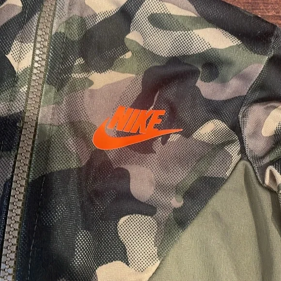 Nike Toddler Hoodie and Joggers Pants Two-piece Track Set - Picture 3 of 8